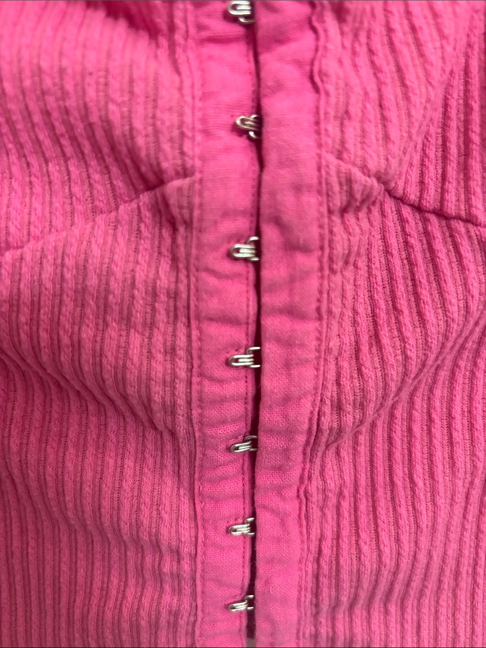 Pink Ribbed Hook-Front Crop Top - Picture 3 of 3